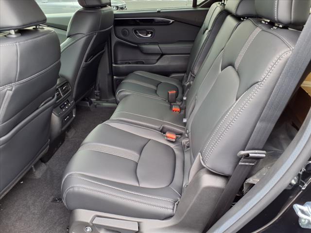 new 2025 Honda Pilot car, priced at $47,780