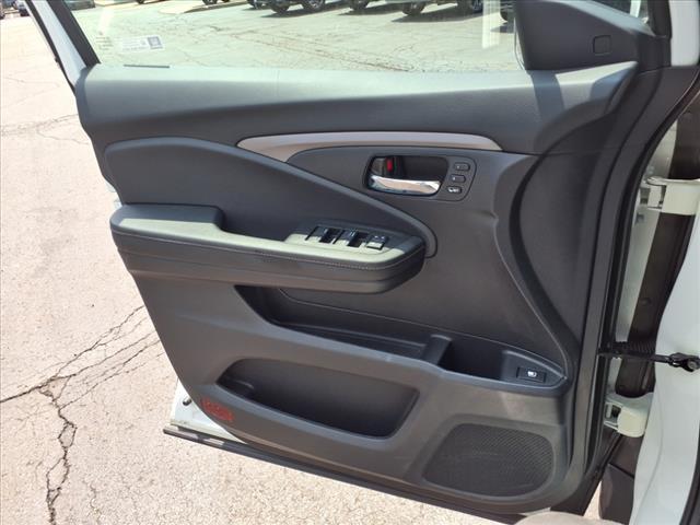 used 2025 Honda Ridgeline car, priced at $40,000