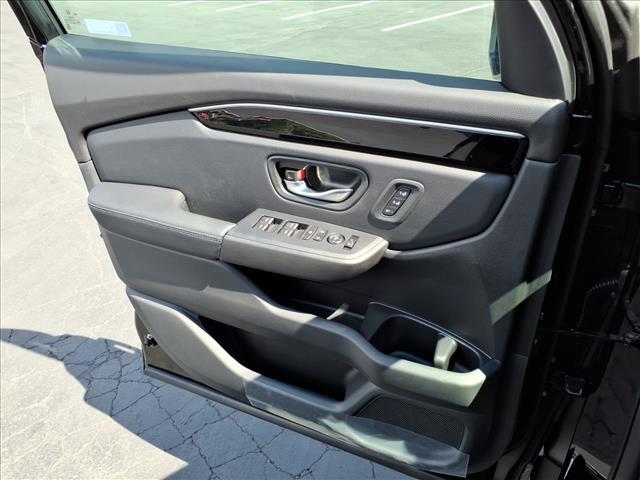 new 2025 Honda Pilot car, priced at $47,095