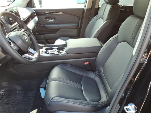 new 2025 Honda Pilot car, priced at $47,095