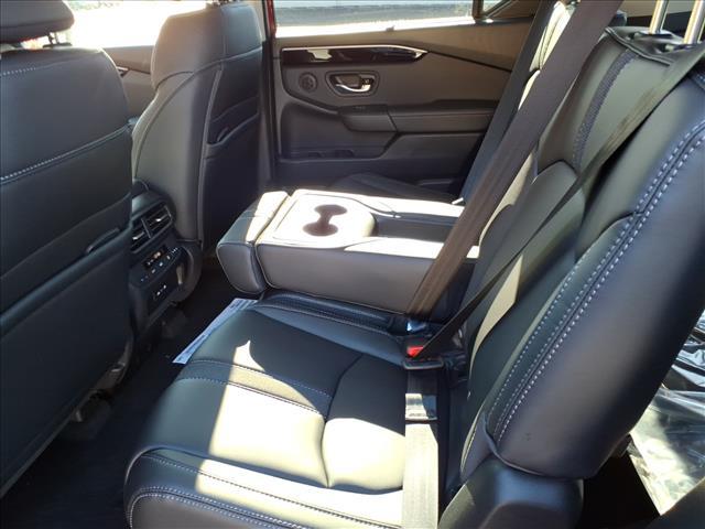 new 2025 Honda Pilot car, priced at $51,550