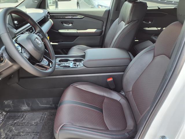 new 2025 Honda Pilot car, priced at $56,485
