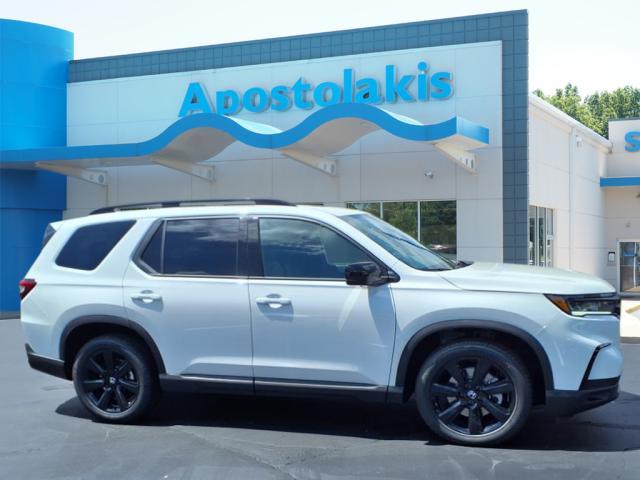 new 2025 Honda Pilot car, priced at $56,485