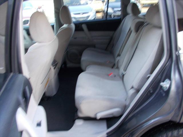 used 2012 Toyota Highlander car, priced at $9,495