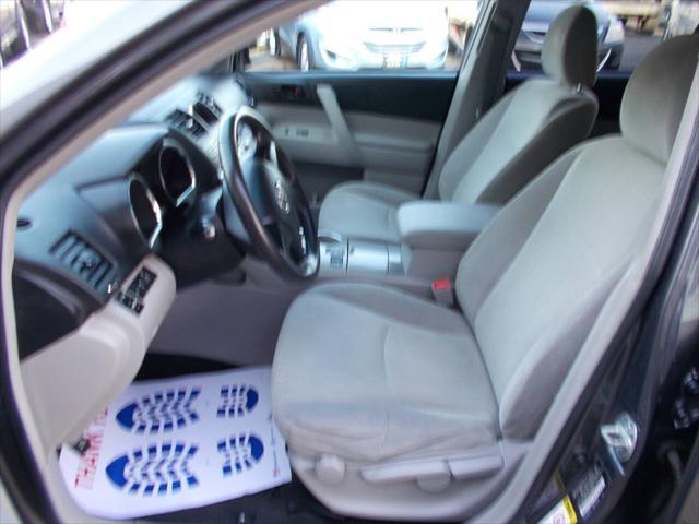 used 2012 Toyota Highlander car, priced at $9,495