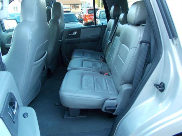 used 2005 Ford Expedition car, priced at $3,275