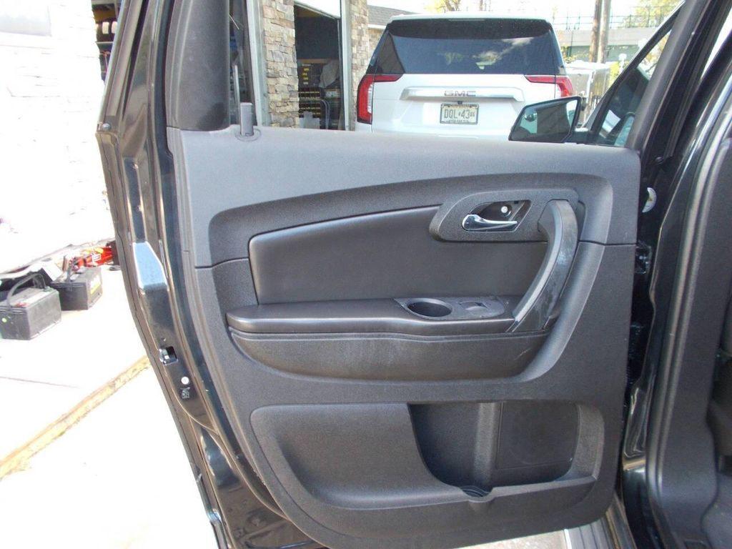 used 2011 Chevrolet Traverse car, priced at $6,995