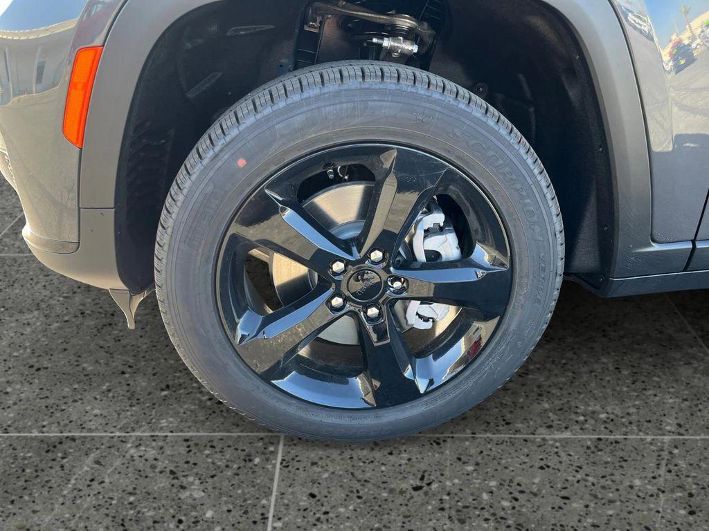 new 2025 Jeep Grand Cherokee L car, priced at $50,220