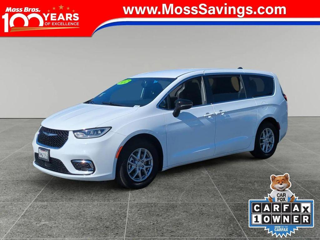 used 2024 Chrysler Pacifica car