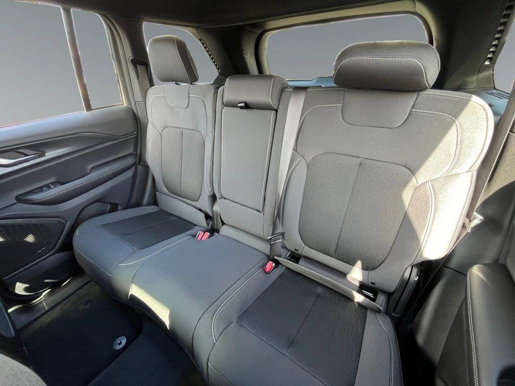 new 2025 Jeep Grand Cherokee car, priced at $42,375