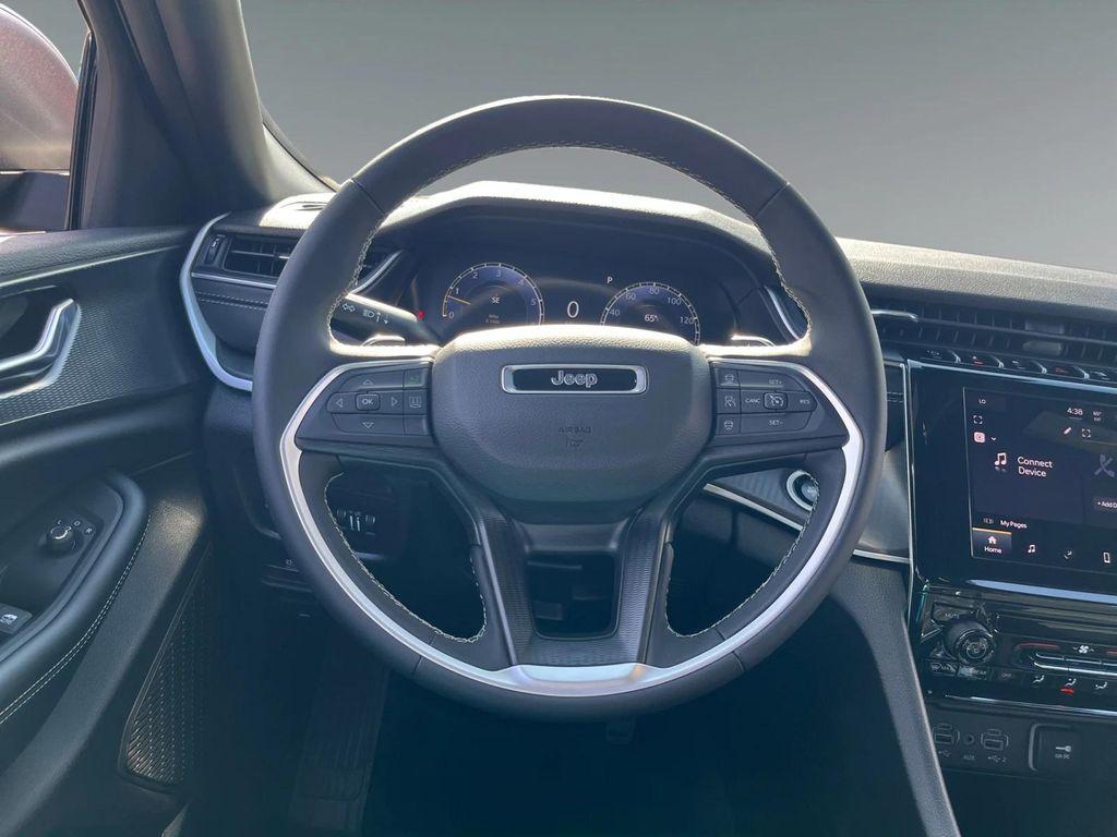 new 2025 Jeep Grand Cherokee car, priced at $42,375