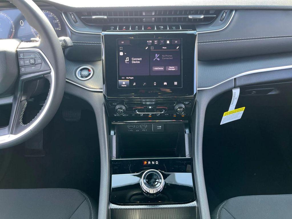 new 2025 Jeep Grand Cherokee car, priced at $42,375