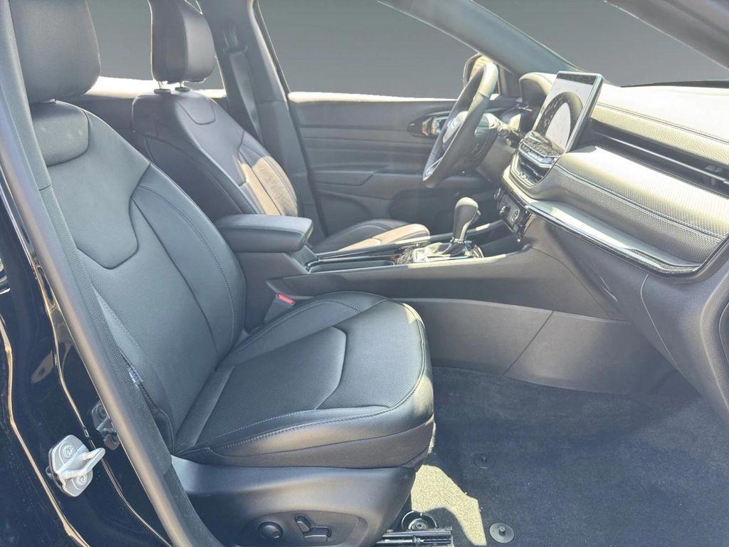 new 2025 Jeep Compass car, priced at $39,805