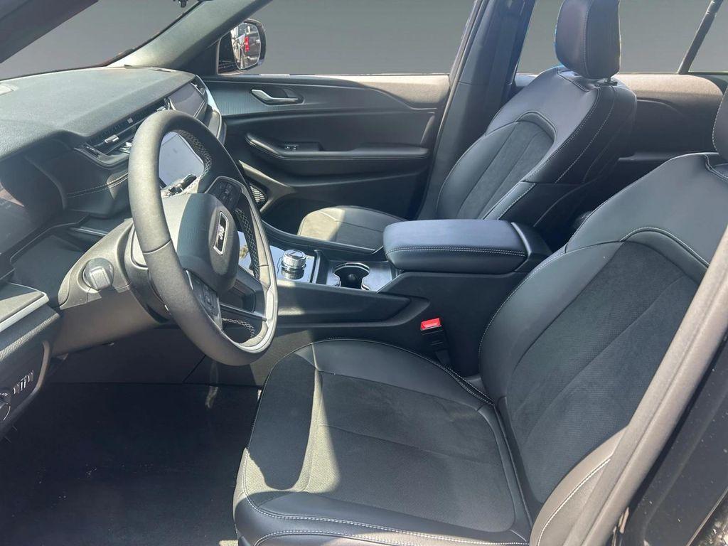 new 2025 Jeep Grand Cherokee car, priced at $45,875