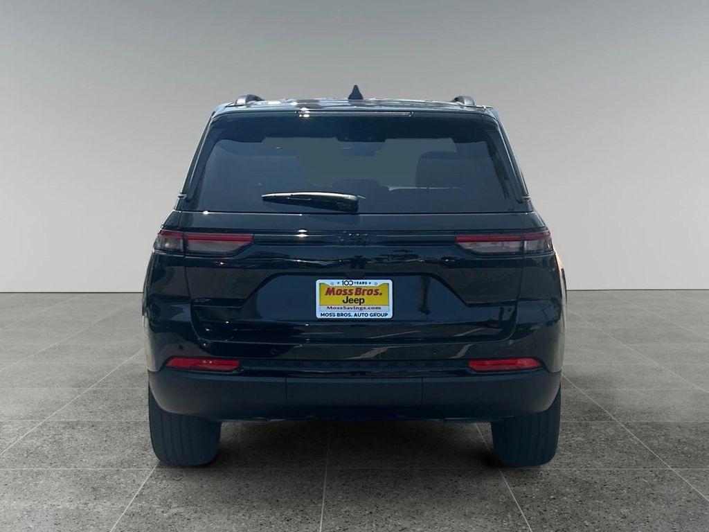 new 2025 Jeep Grand Cherokee car, priced at $45,875
