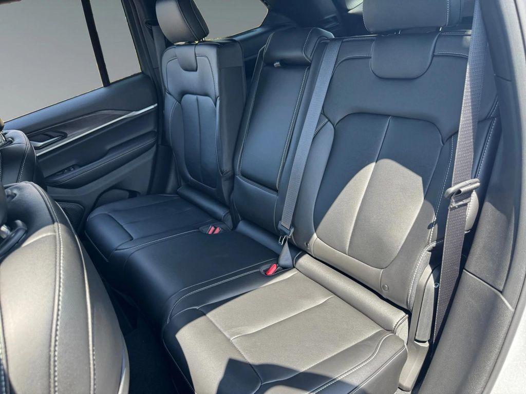new 2025 Jeep Grand Cherokee car, priced at $50,020