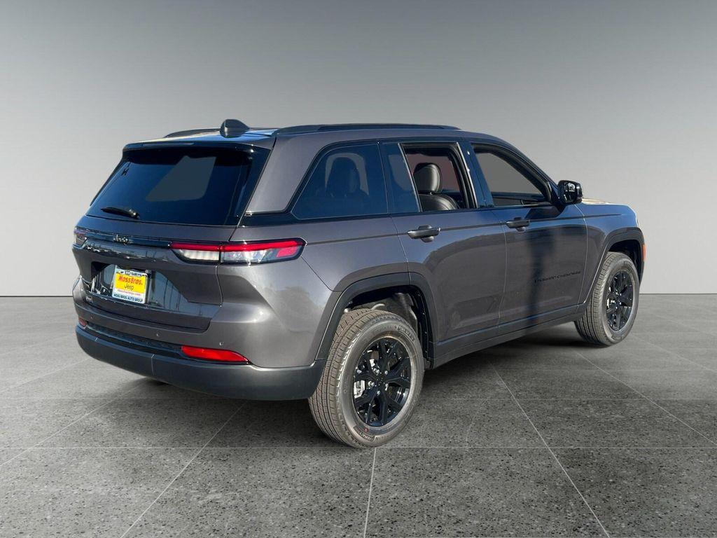new 2025 Jeep Grand Cherokee car, priced at $44,230