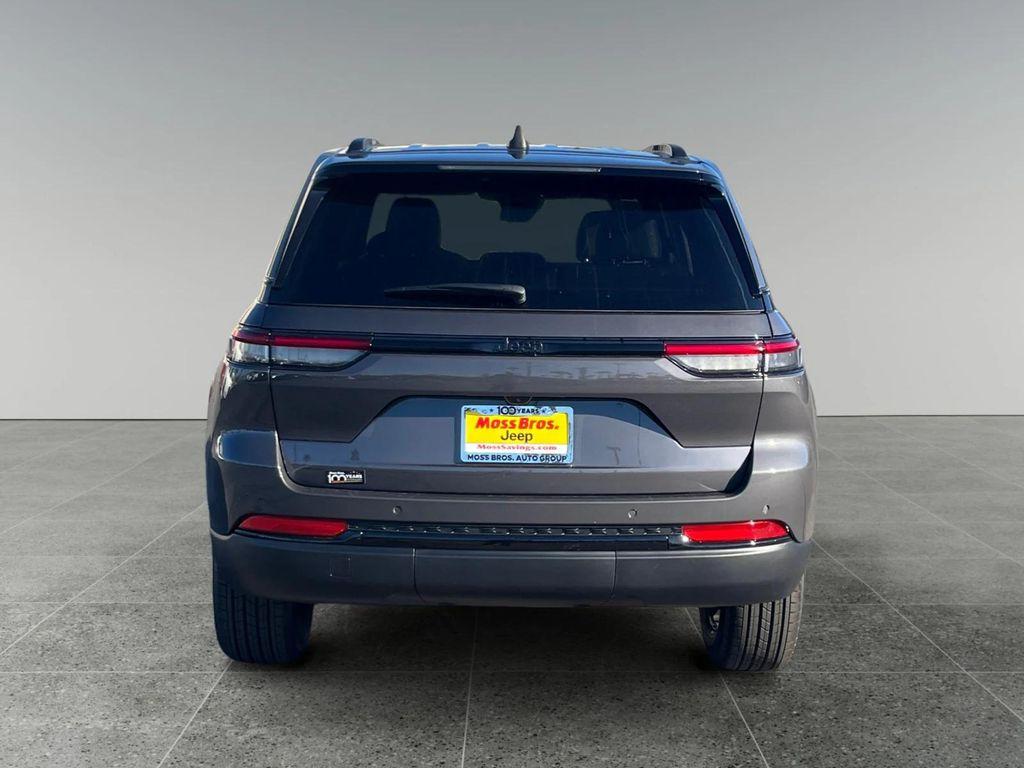 new 2025 Jeep Grand Cherokee car, priced at $44,230