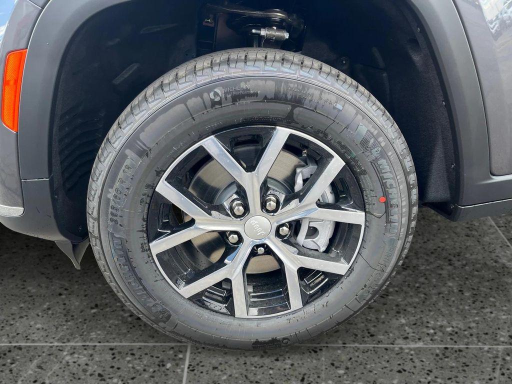 new 2025 Jeep Grand Cherokee L car, priced at $49,495