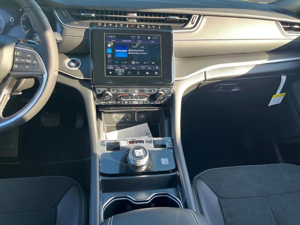 new 2025 Jeep Grand Cherokee L car, priced at $50,375