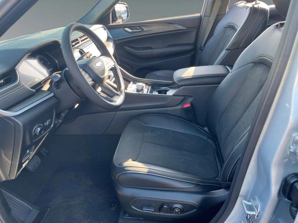 new 2025 Jeep Grand Cherokee L car, priced at $50,375