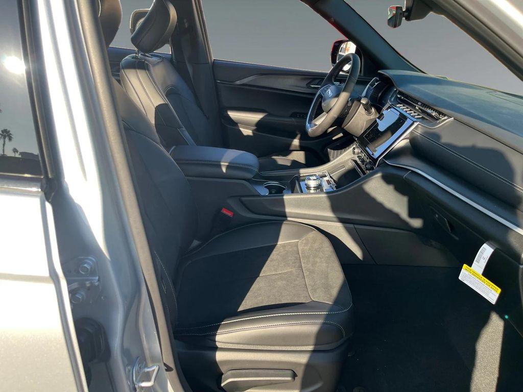 new 2025 Jeep Grand Cherokee L car, priced at $50,375