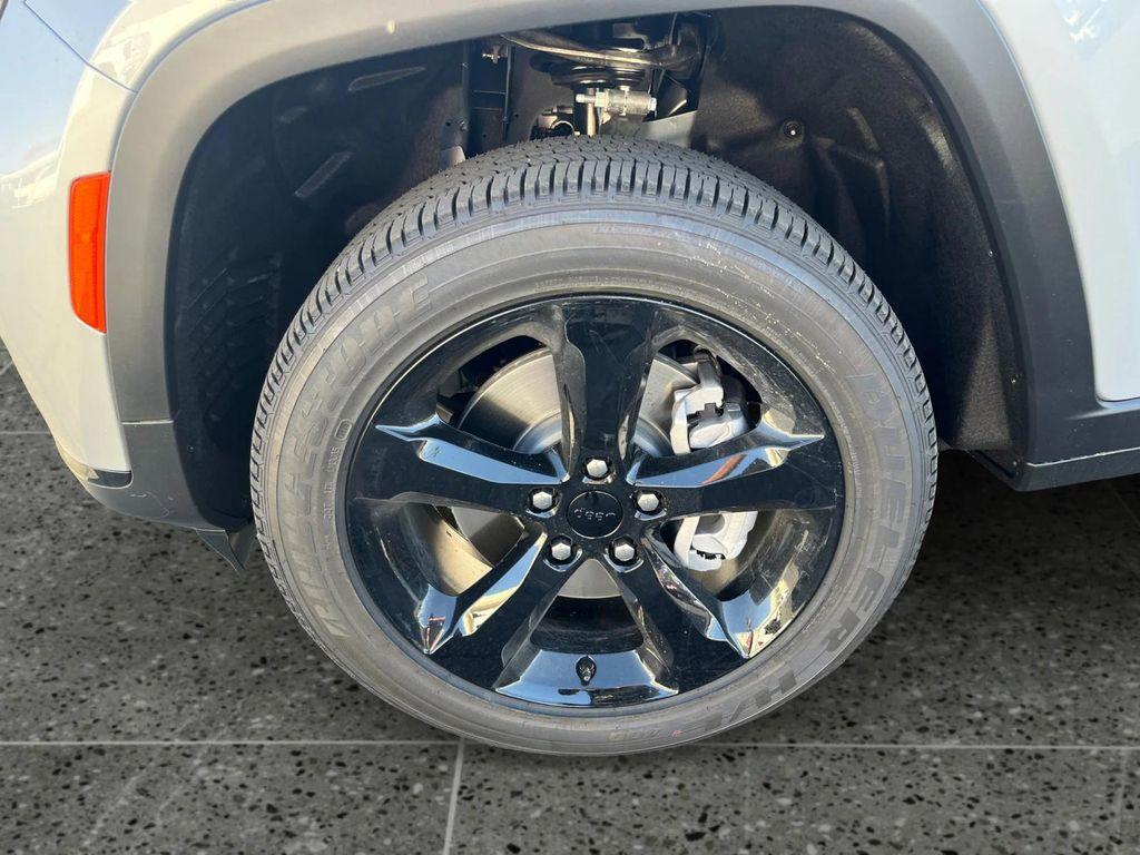 new 2025 Jeep Grand Cherokee L car, priced at $50,375