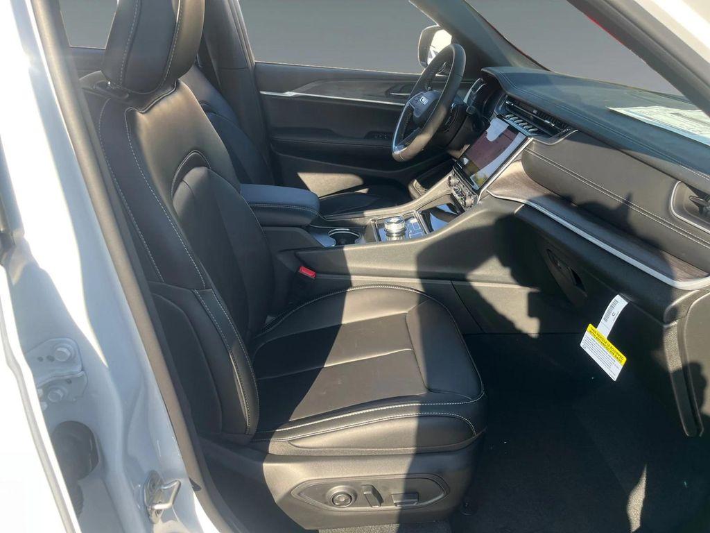 new 2025 Jeep Grand Cherokee L car, priced at $46,900