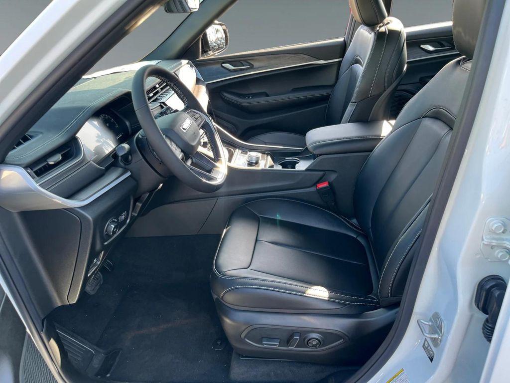 new 2025 Jeep Grand Cherokee L car, priced at $46,900