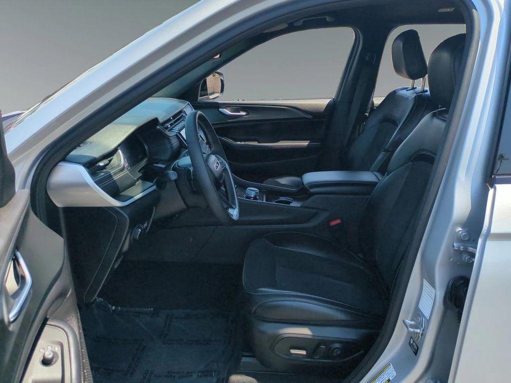 used 2024 Jeep Grand Cherokee L car