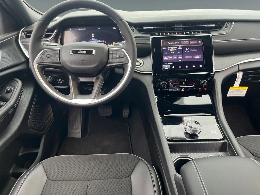new 2025 Jeep Grand Cherokee car, priced at $43,435