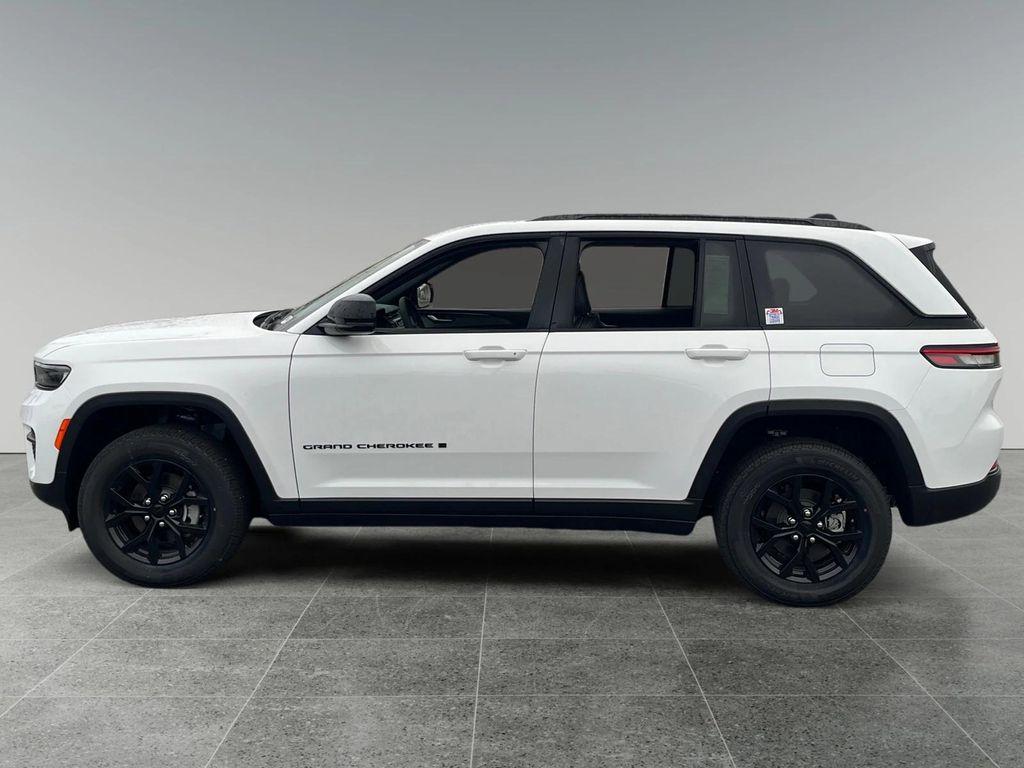 new 2025 Jeep Grand Cherokee car, priced at $43,435