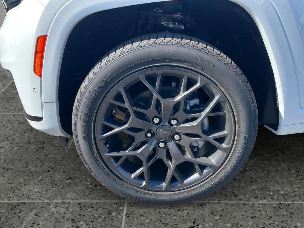 new 2025 Jeep Grand Cherokee L car, priced at $69,060