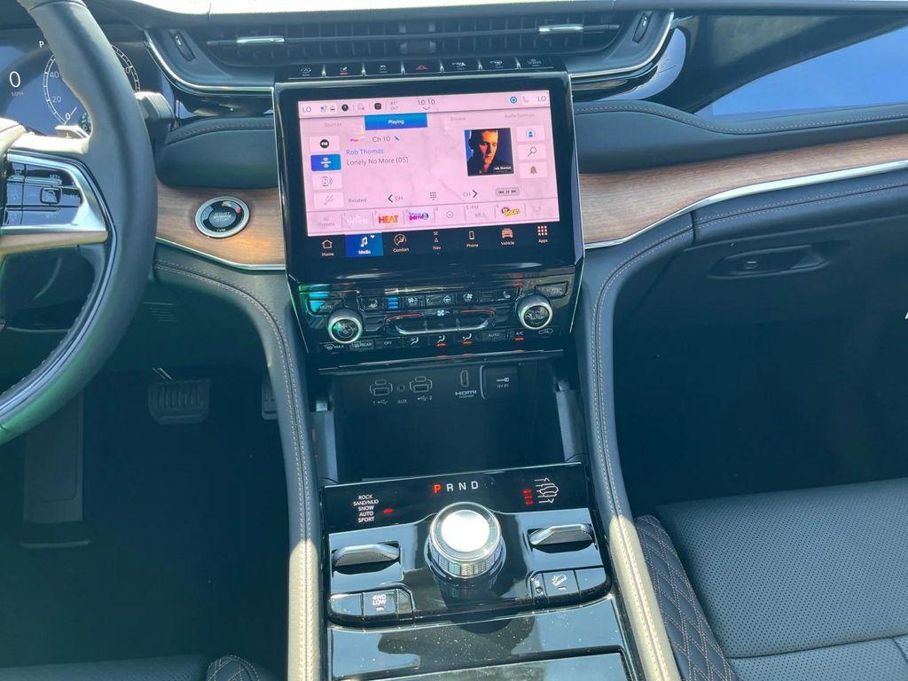 new 2025 Jeep Grand Cherokee L car, priced at $69,060