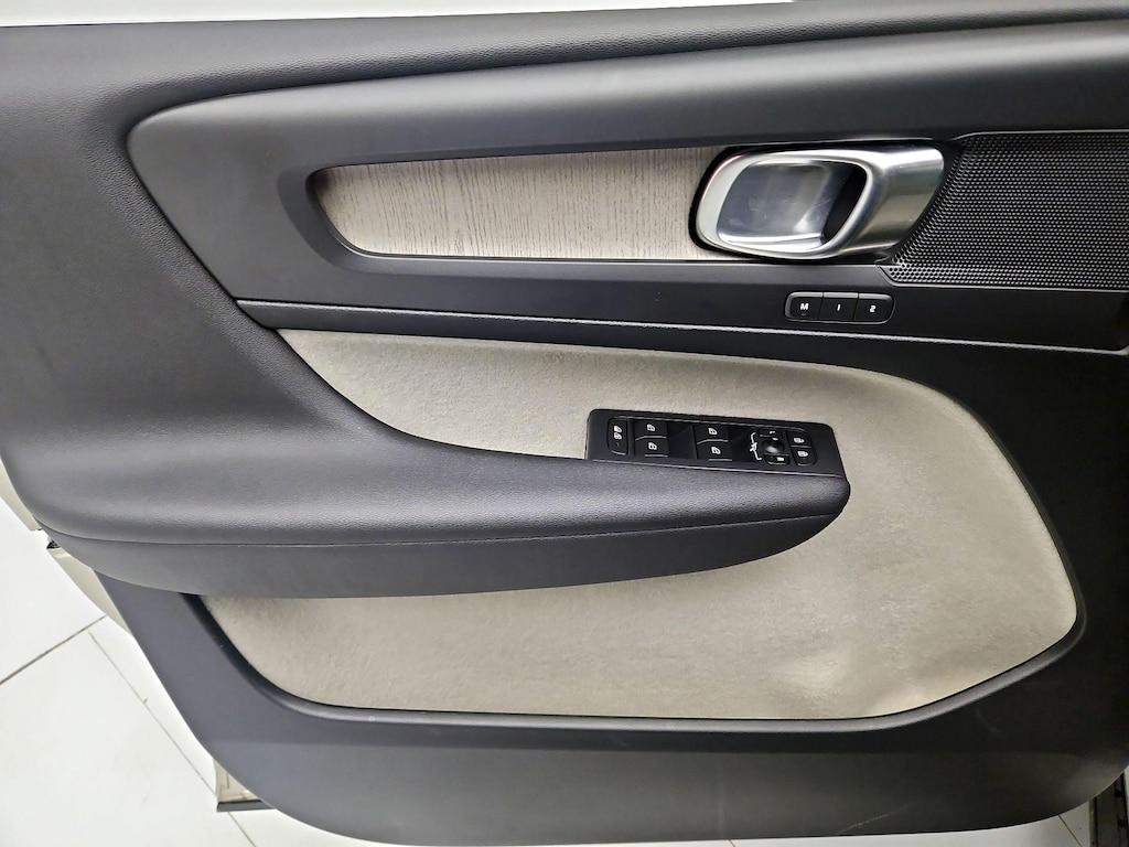 used 2019 Volvo XC40 car, priced at $23,998