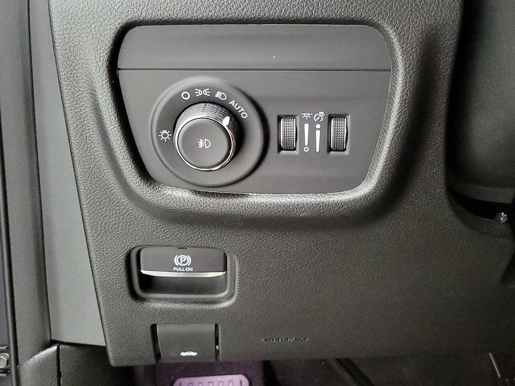 used 2022 Jeep Grand Cherokee car, priced at $31,998