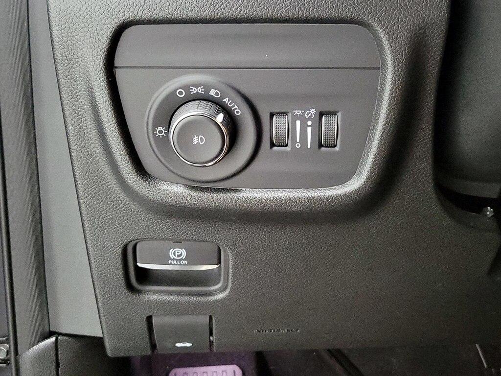 used 2022 Jeep Grand Cherokee car, priced at $32,998