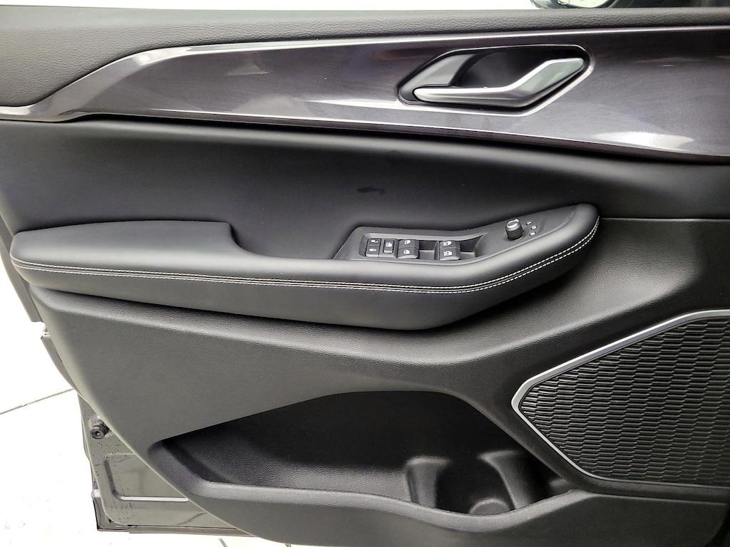 used 2022 Jeep Grand Cherokee car, priced at $28,998