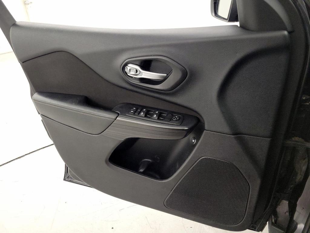 used 2016 Jeep Cherokee car, priced at $13,998