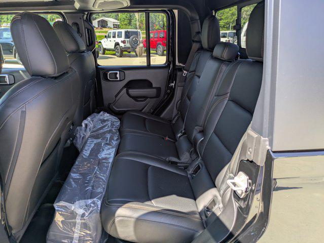 new 2025 Jeep Gladiator car, priced at $50,590