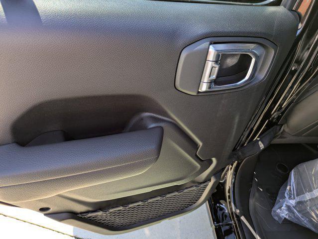 new 2025 Jeep Gladiator car, priced at $50,590