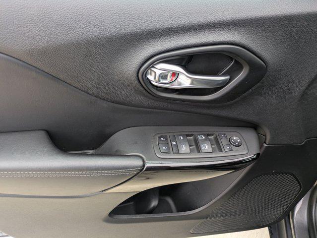 used 2023 Jeep Cherokee car, priced at $25,990