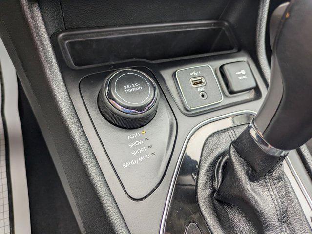 used 2023 Jeep Cherokee car, priced at $25,990