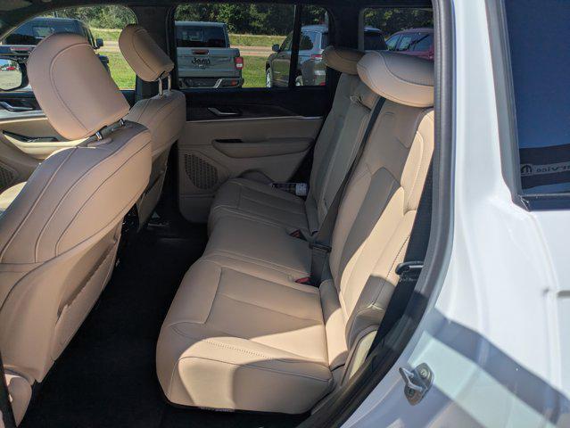 new 2025 Jeep Grand Cherokee car, priced at $47,525