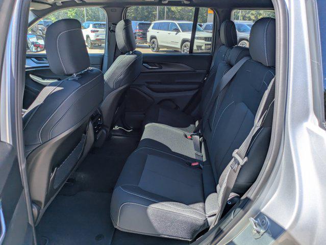 new 2025 Jeep Grand Cherokee car, priced at $38,197