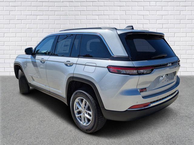 new 2025 Jeep Grand Cherokee car, priced at $38,197