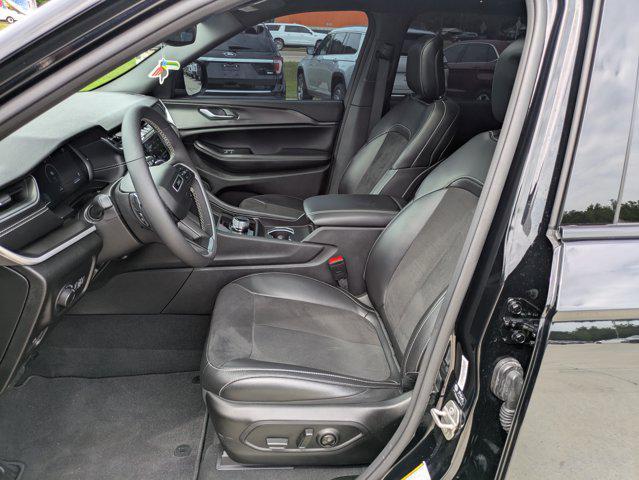 used 2024 Jeep Grand Cherokee car, priced at $34,990