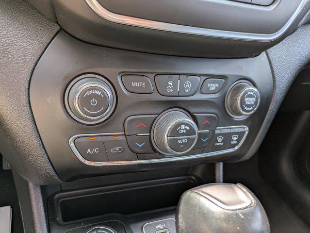 used 2023 Jeep Cherokee car, priced at $25,990