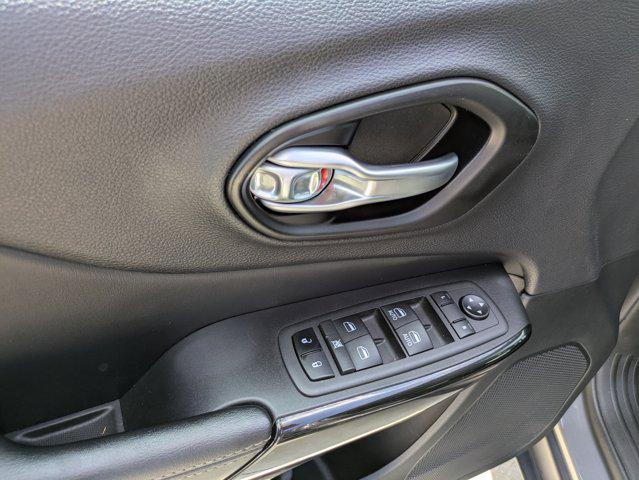 used 2023 Jeep Cherokee car, priced at $25,990