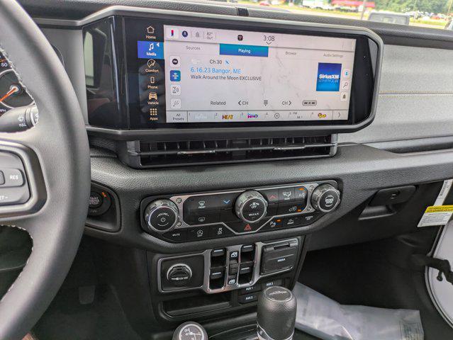 new 2025 Jeep Gladiator car, priced at $46,705